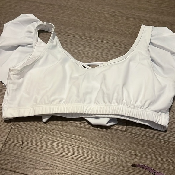 Ruffled white bathing suit top - Picture 4 of 5